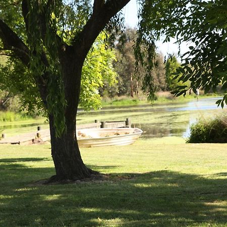 Little Lake Cottage Nyora Luaran gambar