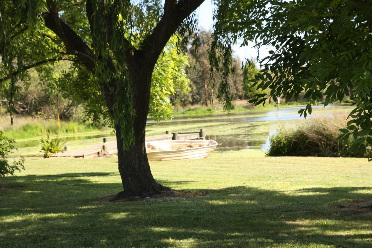 Little Lake Cottage Nyora Luaran gambar